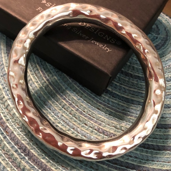 Silpada Oval Hammered Sterling Bangle Bracelet B1117 - Picture 9 of 16